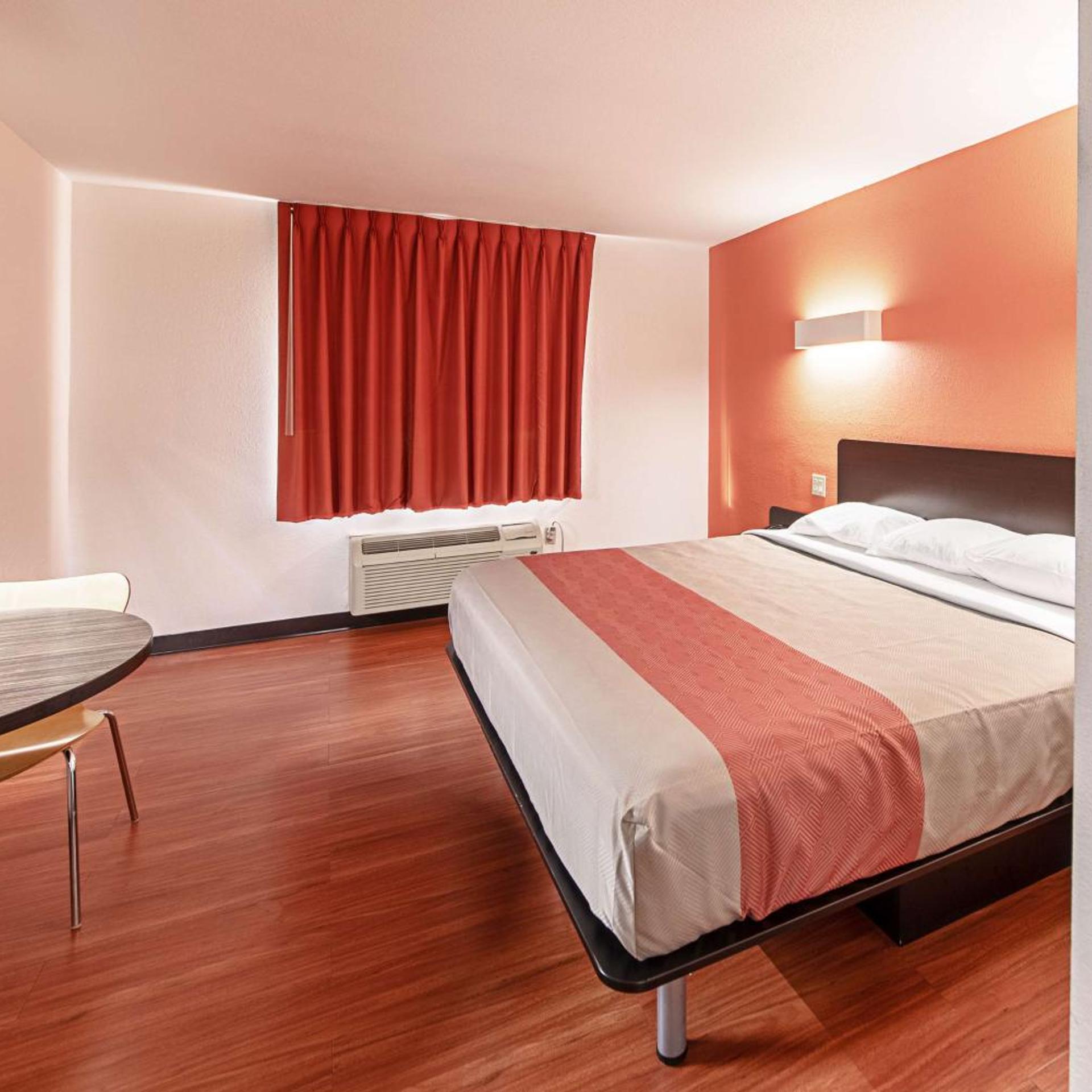 Room, Double Bed, Accessible, Motel6 Lebanon, IN 4/10