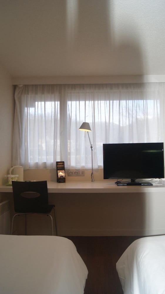 P'TIT DEJ-HOTEL FOIX 16/23