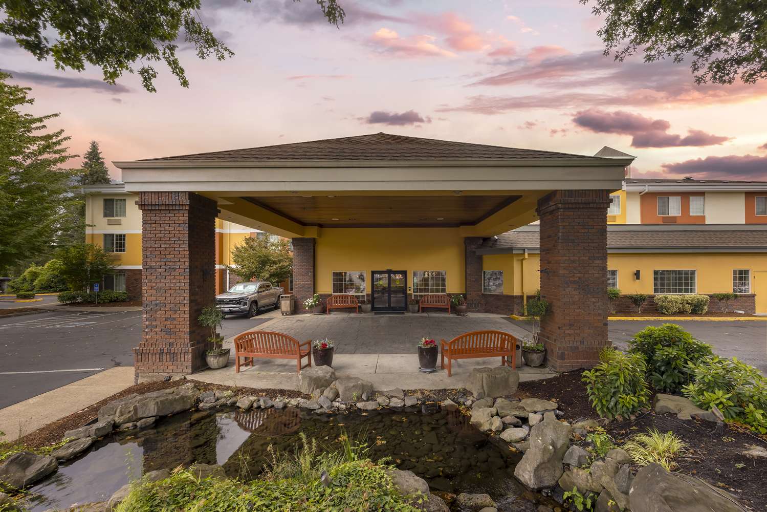 Best Western Plus Northwind Inn Suites 1/19