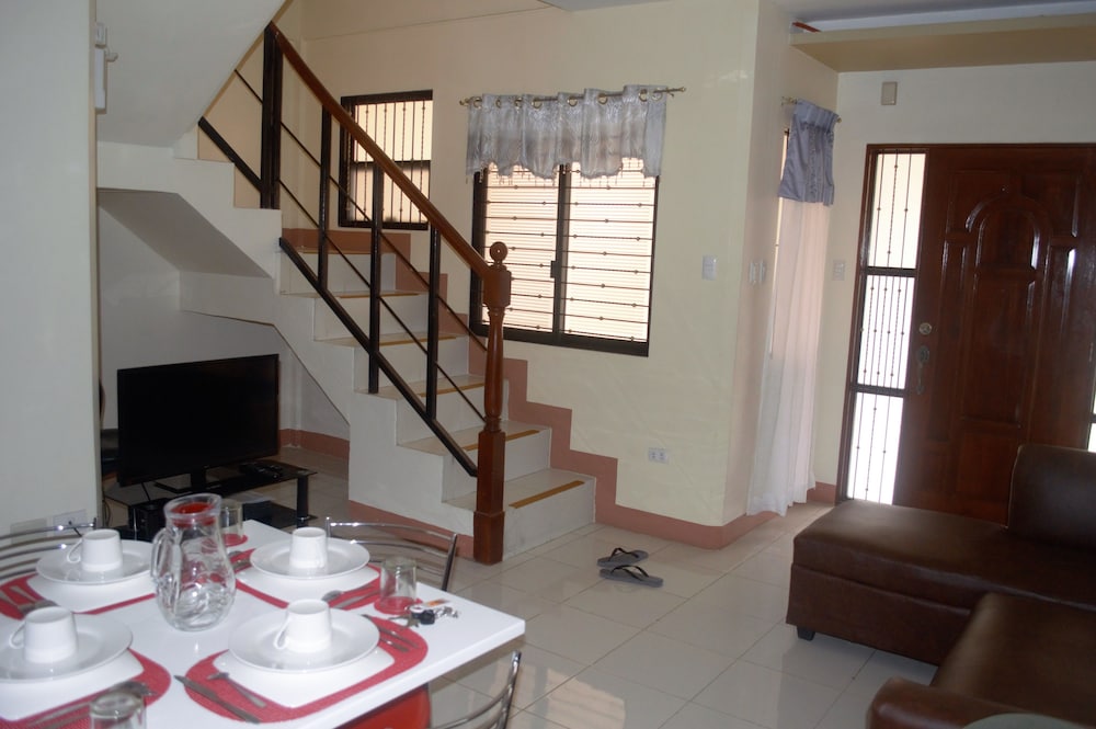 Manora Apartments And Guest House 40/66
