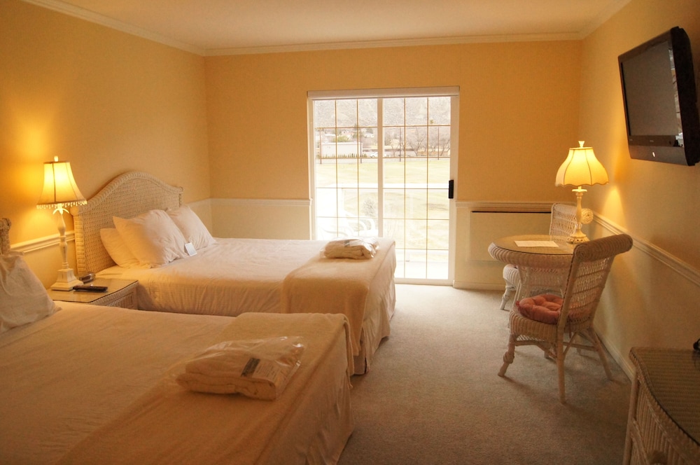 South Thompson Inn 32/69