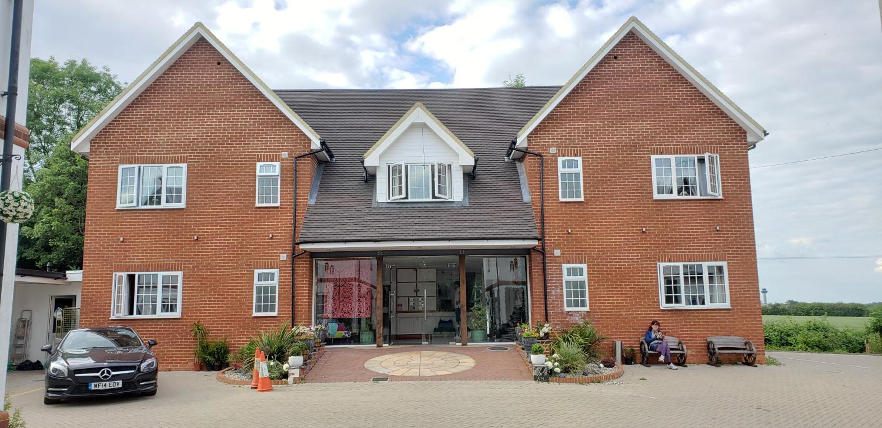 Stansted Airport Lodge 24/27