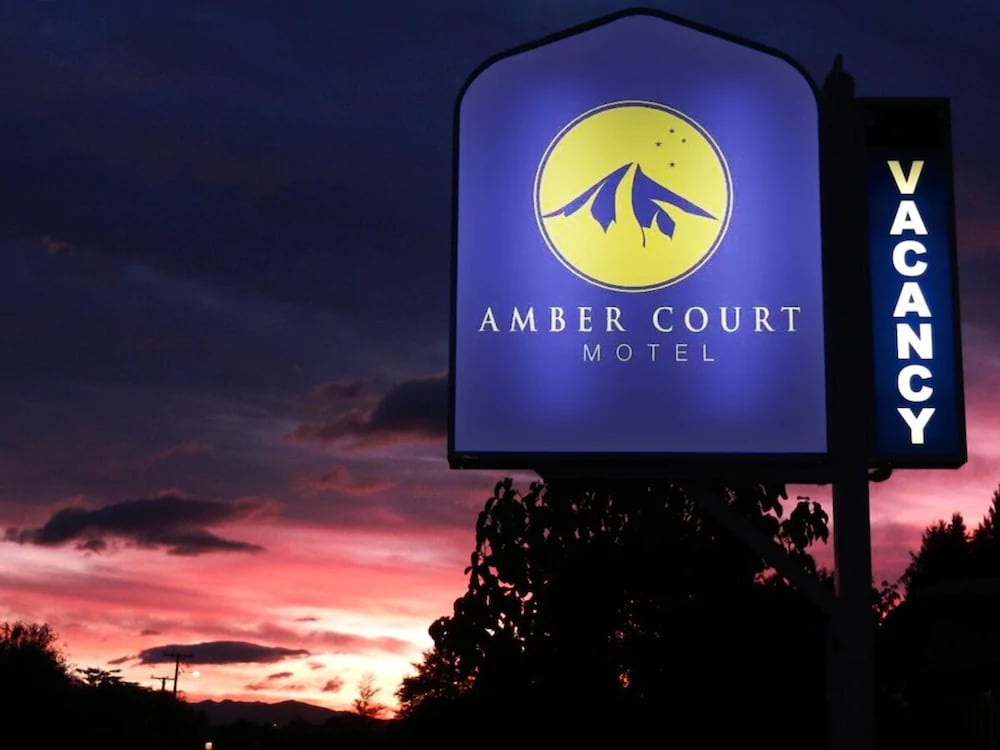 Amber Court Motel 3/63