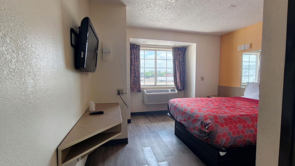 Classic Inn San Marcos, TX 16/60