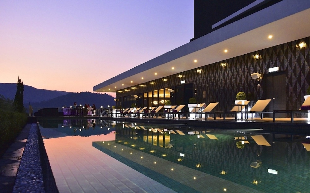 G Hotel Kelawai 45/45