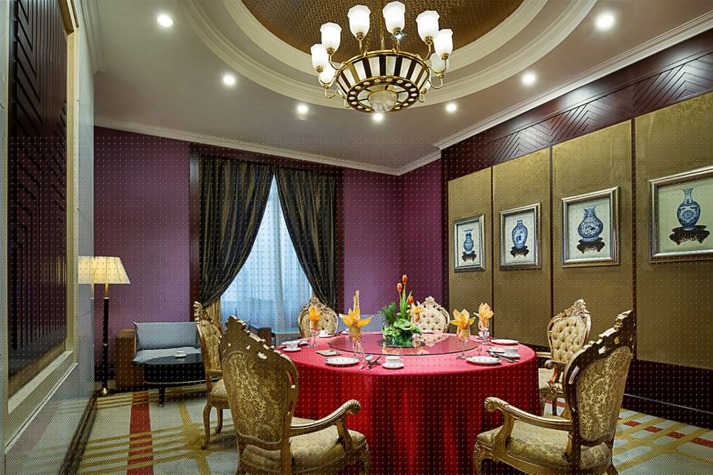 HOLIDAY INN ZHENGZHOU 56/69