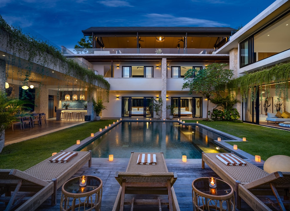 Pantai Indah Villas 21/23