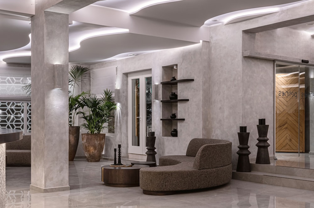 Petinos Hotel 7/34