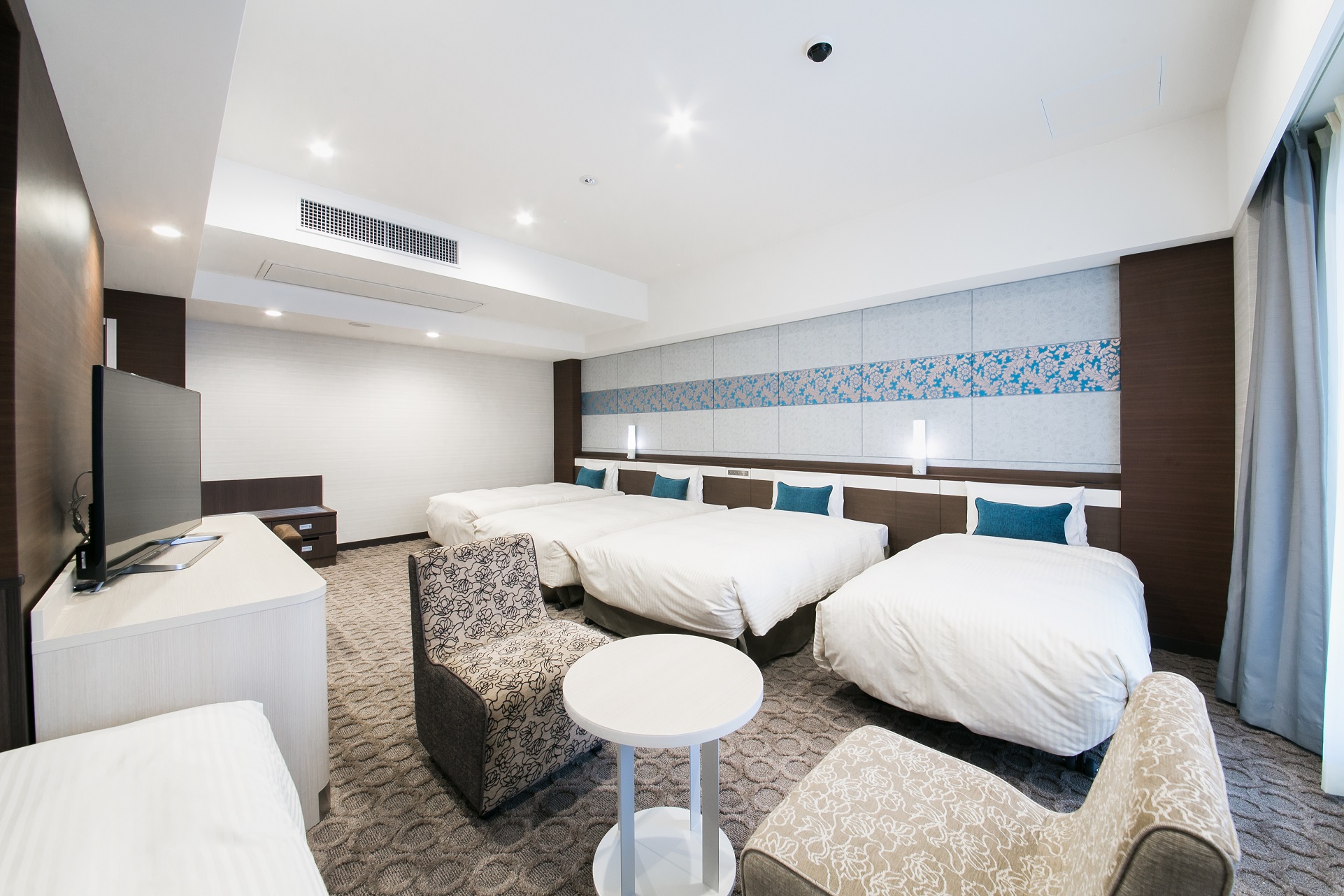 Room, Quadruple, Annex
