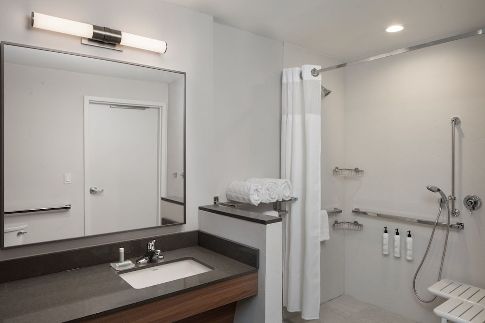 Fairfield by Marriott Inn & Suites Huntsville Redstone Gateway 15/17