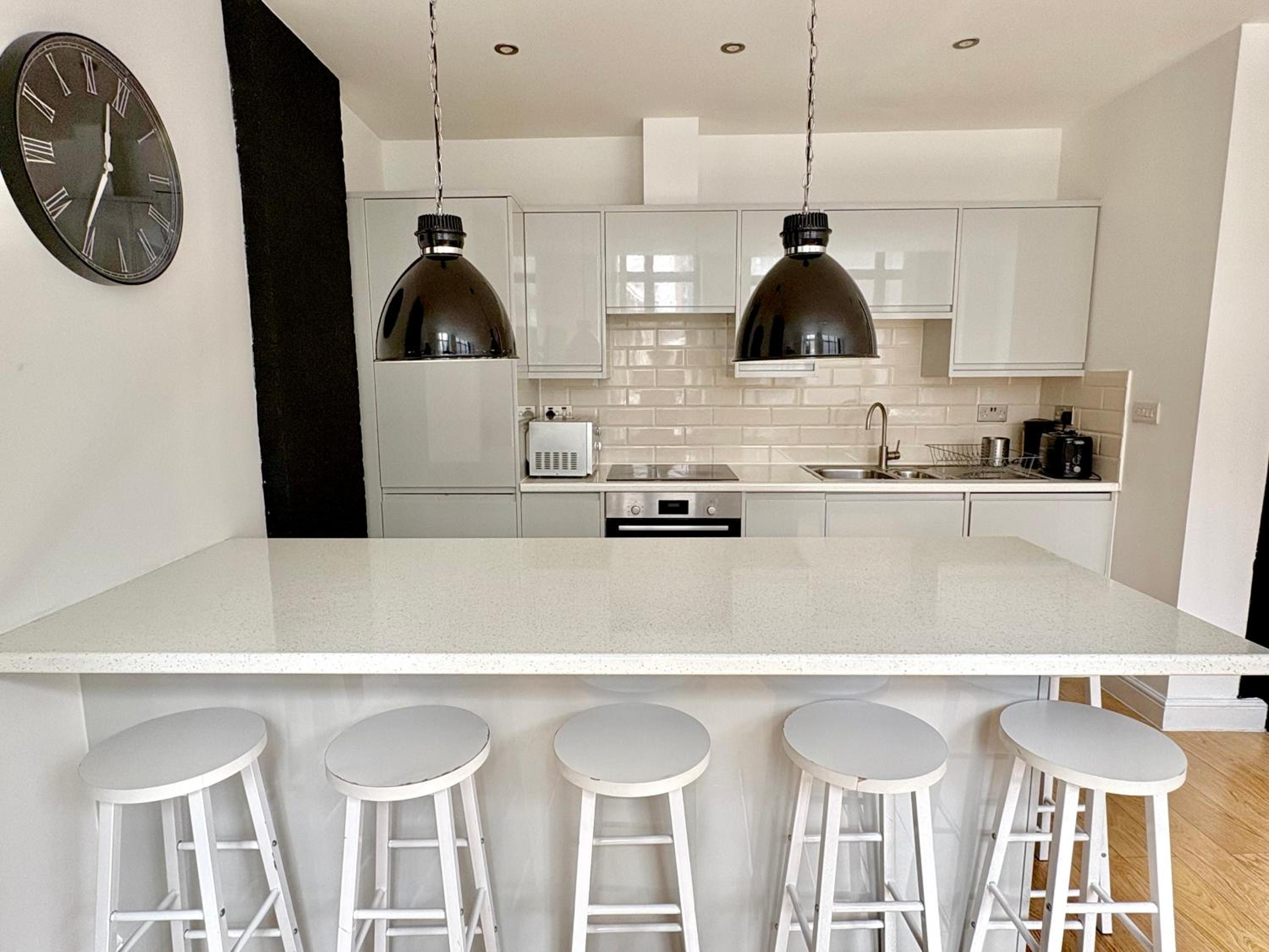 Shoreditch Apartments by PrimeCityHosts 28/37