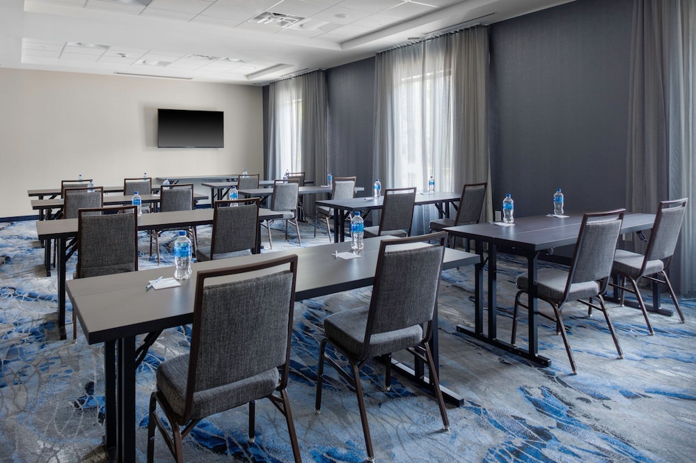 Fairfield Inn & Suites by Marriott Atlanta Marietta 15/18