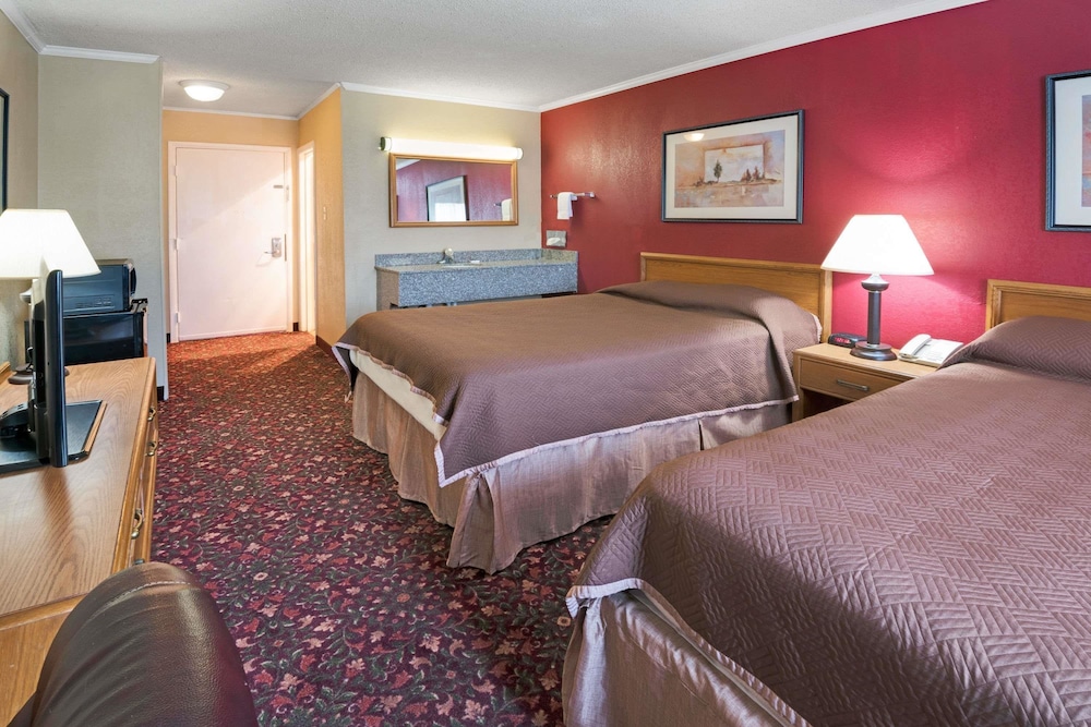 Travelodge By Wyndham Beckley 9/29