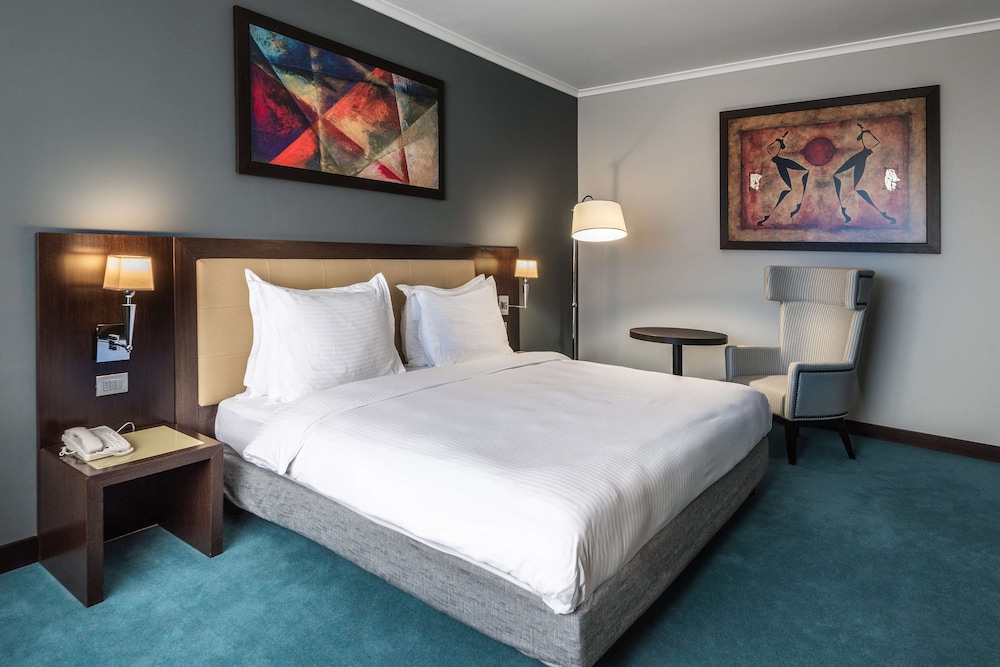 جناح بسرير كينج، Radisson Hotel Astana 2/4