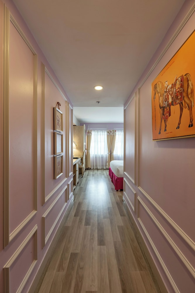 Hotel L Odeon Phu My Hung 28/46