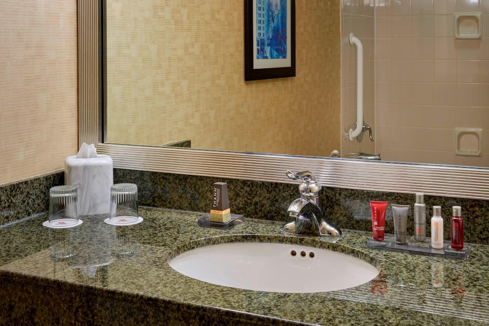 غرفة بسريرين مزدوجين، Marriott Milwaukee West 9/10