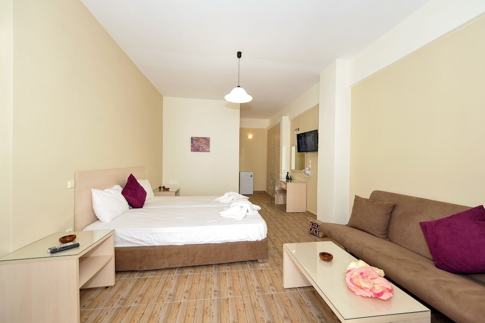Superior, Twin Beds, Sofa