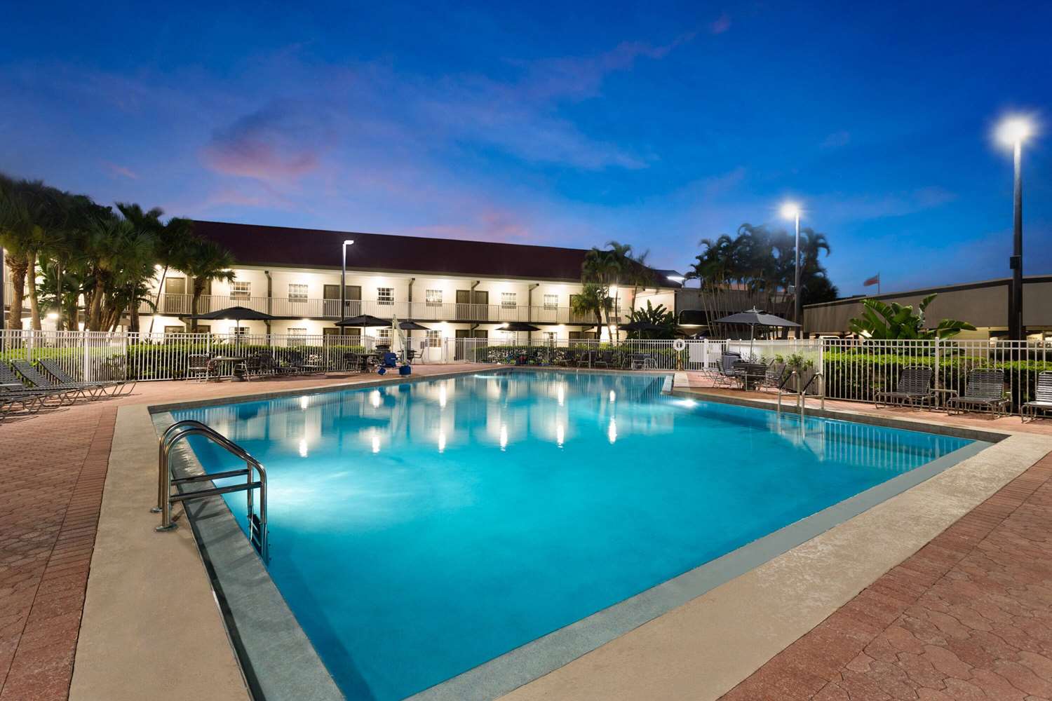 La Quinta Inn By Wyndham Cocoa Beach Port Canaveral 26/57