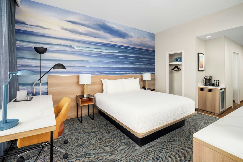 Room, King Bed, Ocean Front, Sofa
