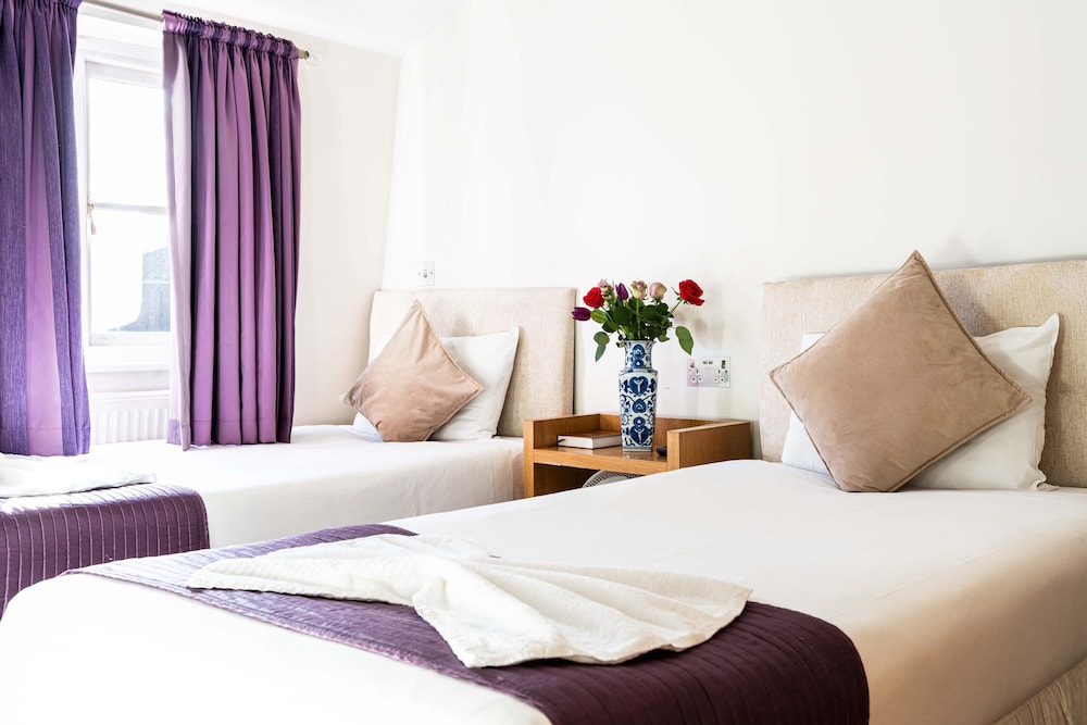 Lancaster Court Hotel 34/57