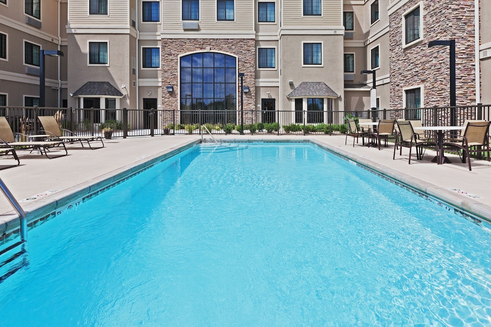 Staybridge Suites Wichita 3/79