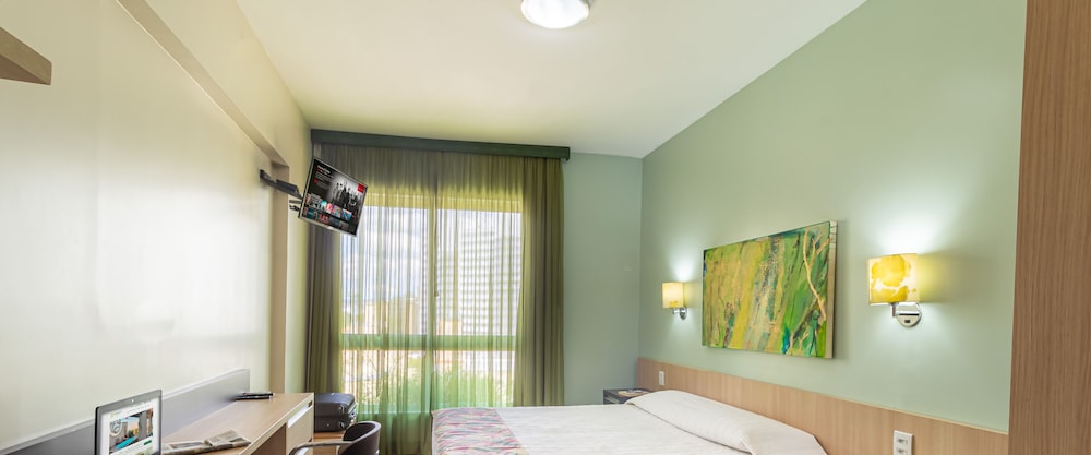 Eko Residence Hotel 50/69