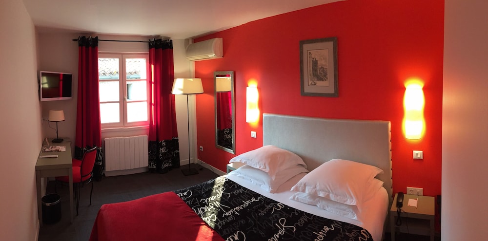 Hotel Du Pont Vieux 30/68