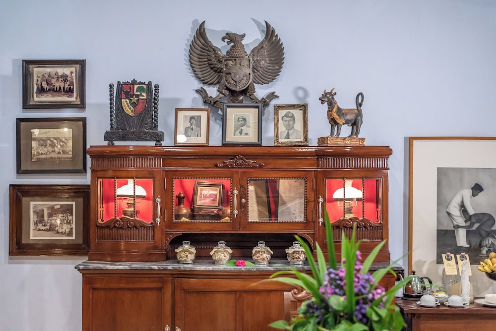 Hotel Tugu Blitar 8/67