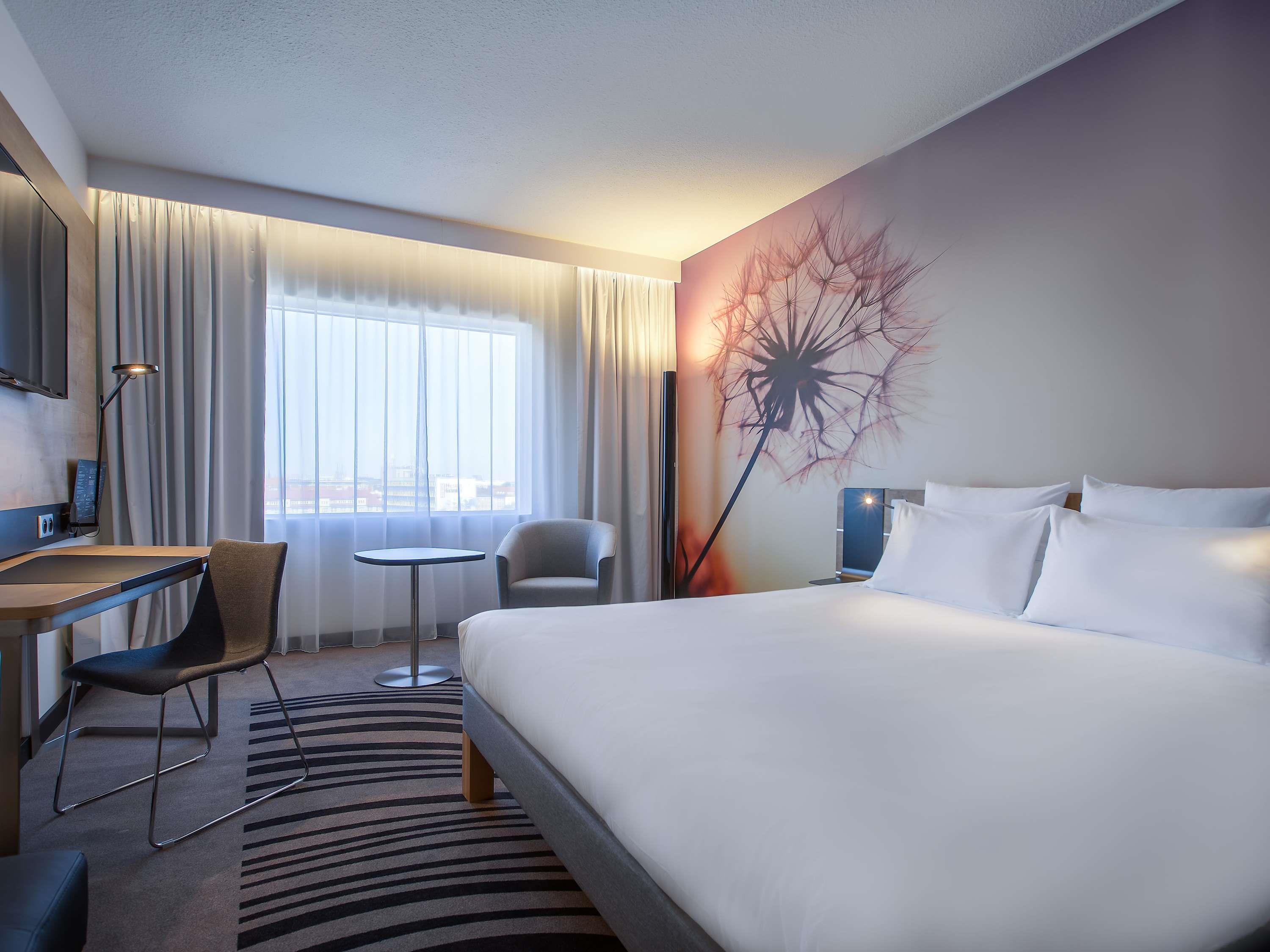 COMFORTABLE, EXECUTIVE, QUEEN BED