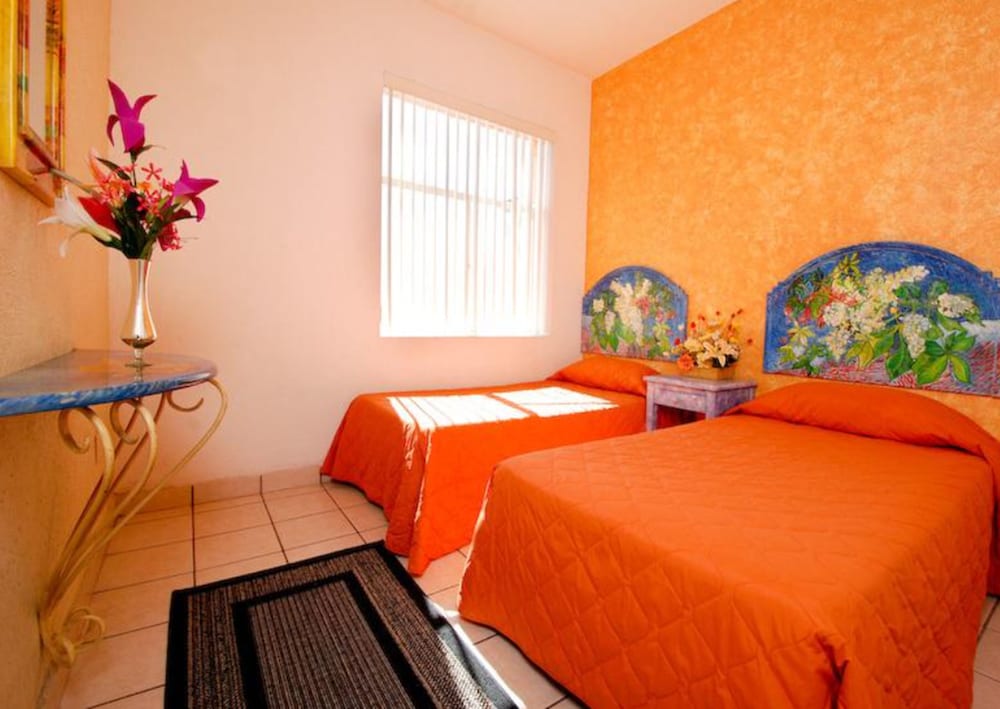 Galeria Hotel And Suites 11/67