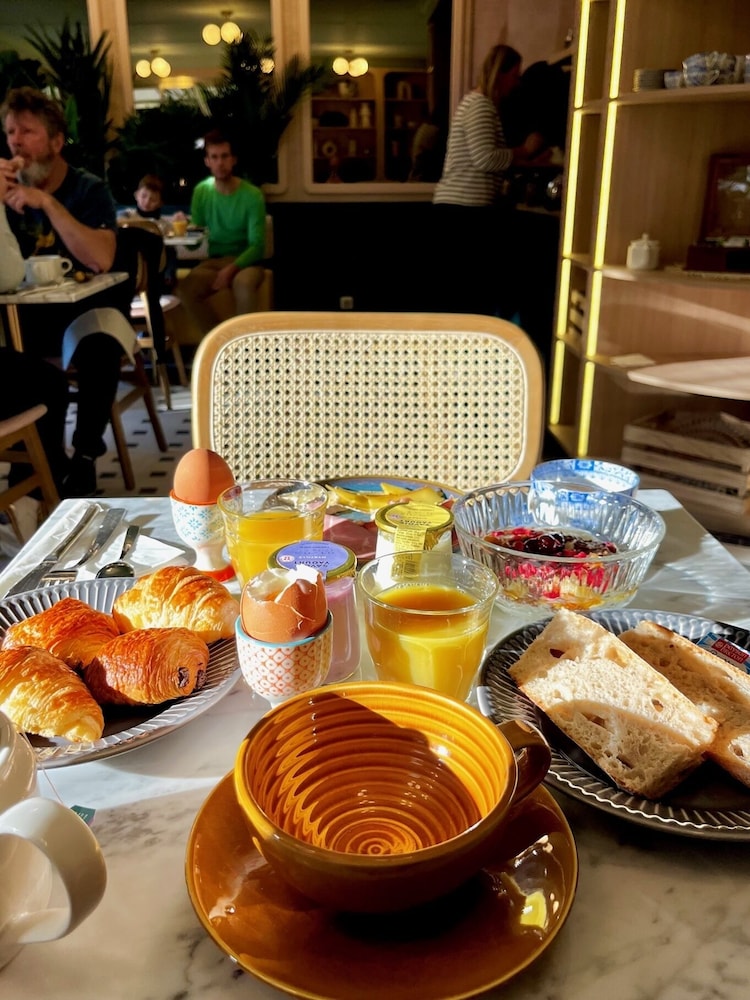 Hotel de Londres 33/50
