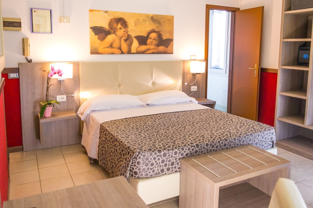 Hotel Roma 8/26