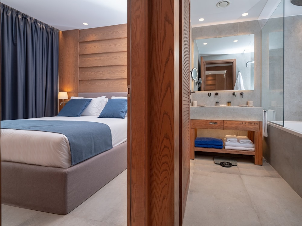 2 Bedrooms, Premier, Suite, 2 Double Beds, Partial Sea View, 2 Bathrooms، Nana Golden Beach 4/4