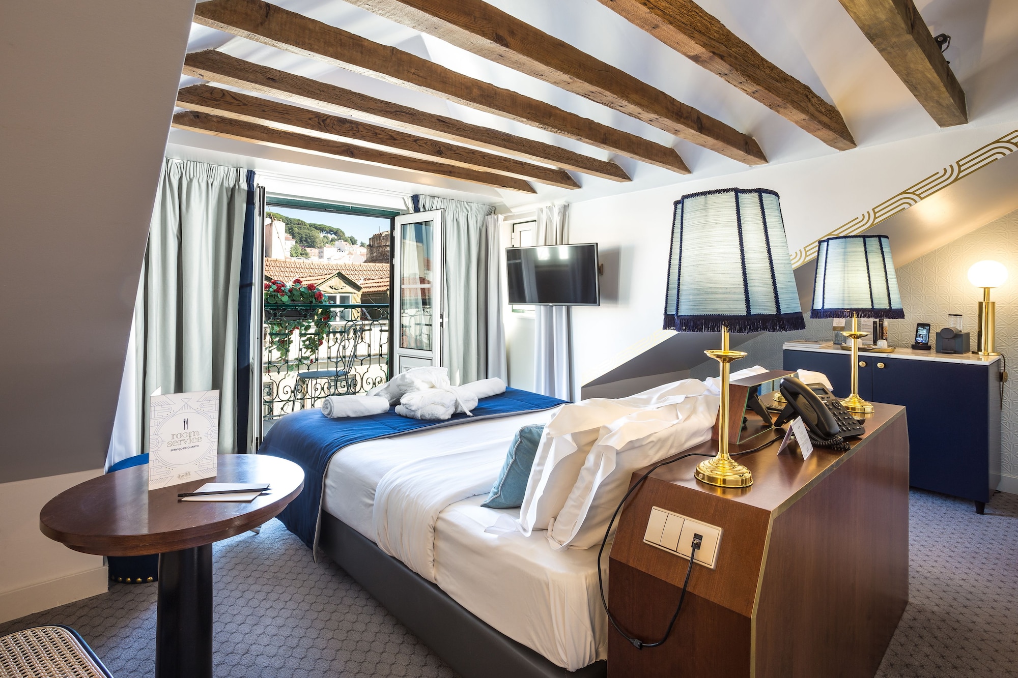 CLASSIC, TWIN BEDS