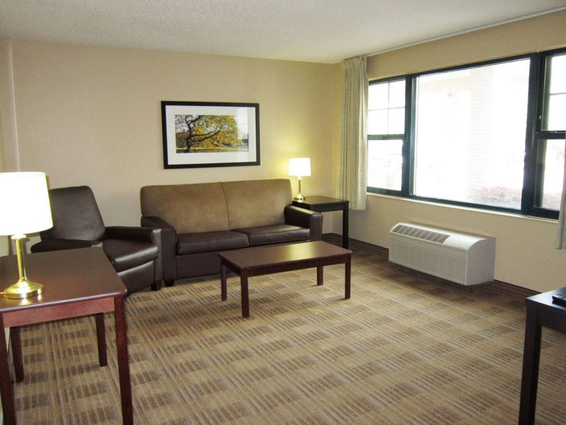 Candlewood Suites Southfield - Detroit by IHG 12/23
