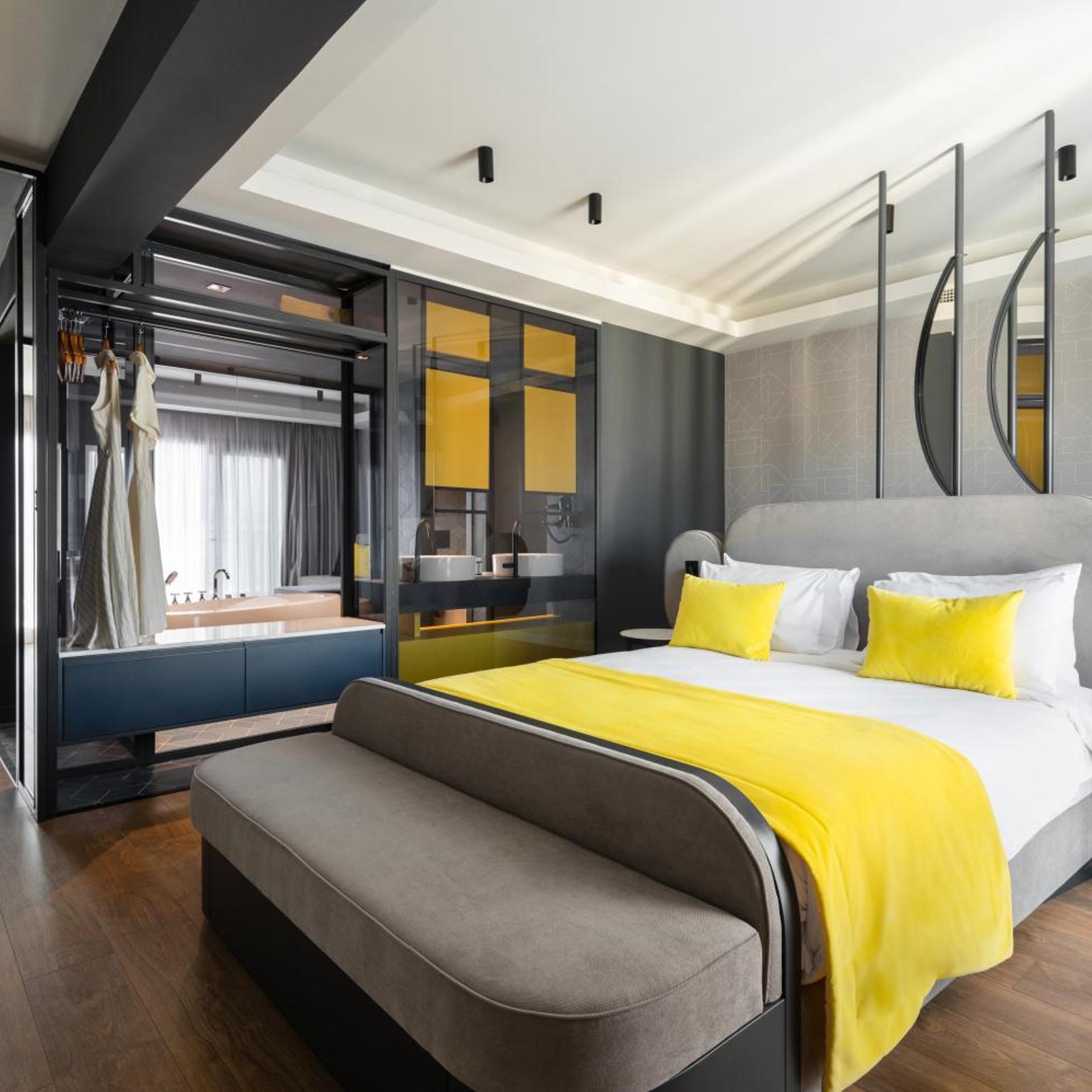 Penthouse Suite, Sofa