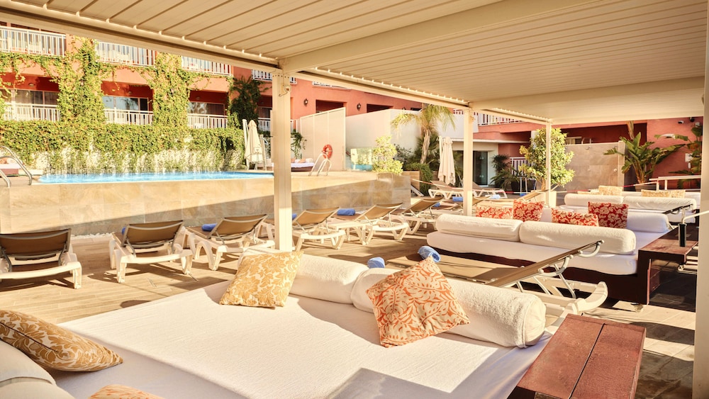 Fenix Torremolinos Hotel – Adults Only 60/72