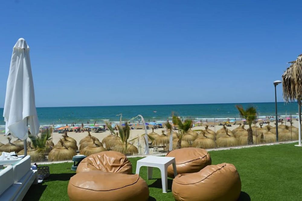 On Hotels Oceanfront Adults Designed 48/50