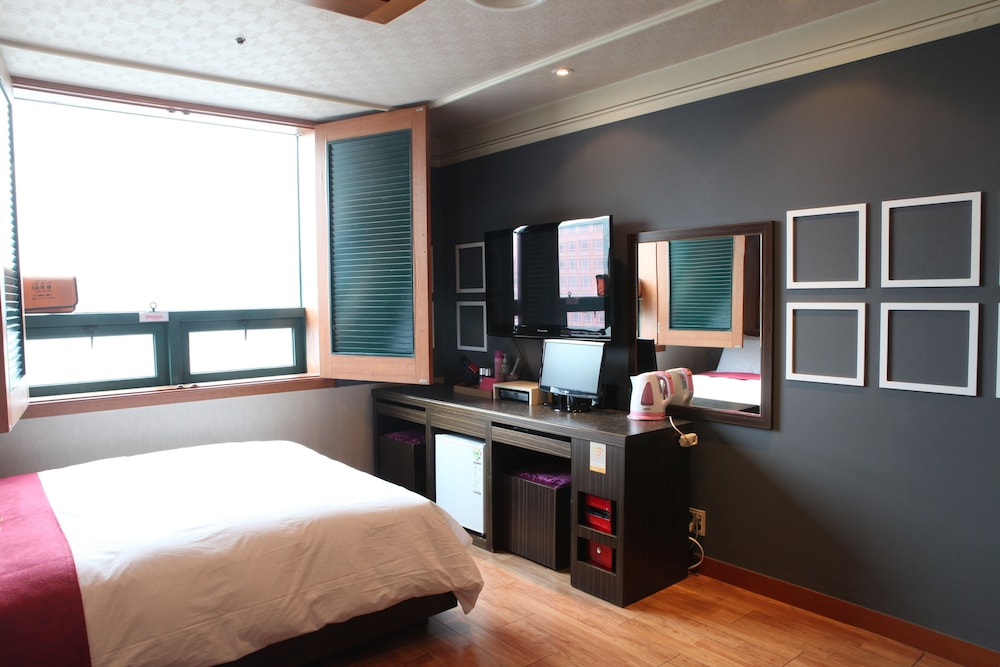 King Hotel 17/42