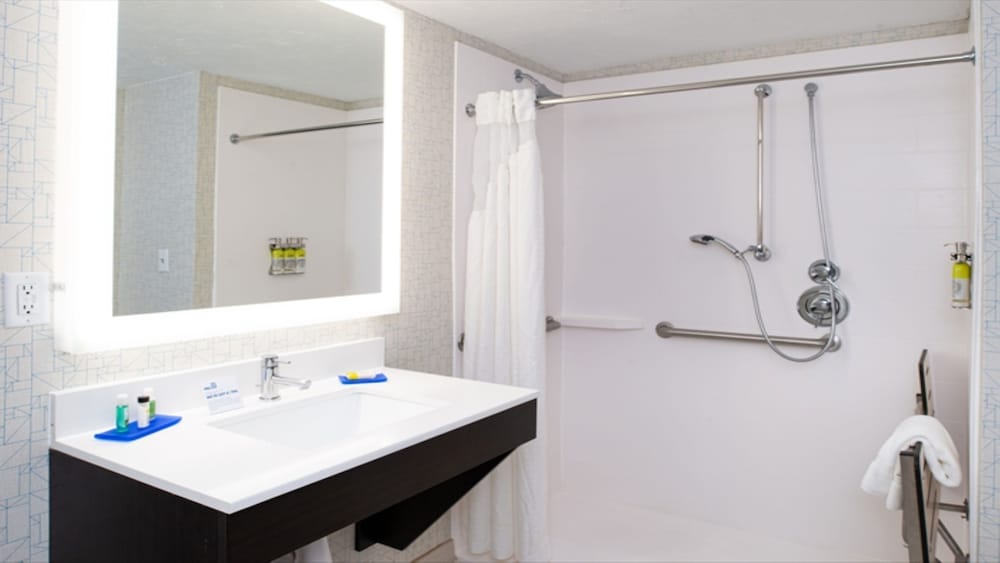 Holiday Inn Express Cincinnati West 26/74