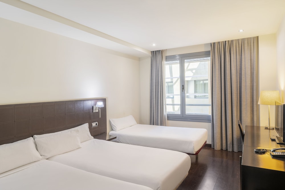 ROOM, TRIPLE
