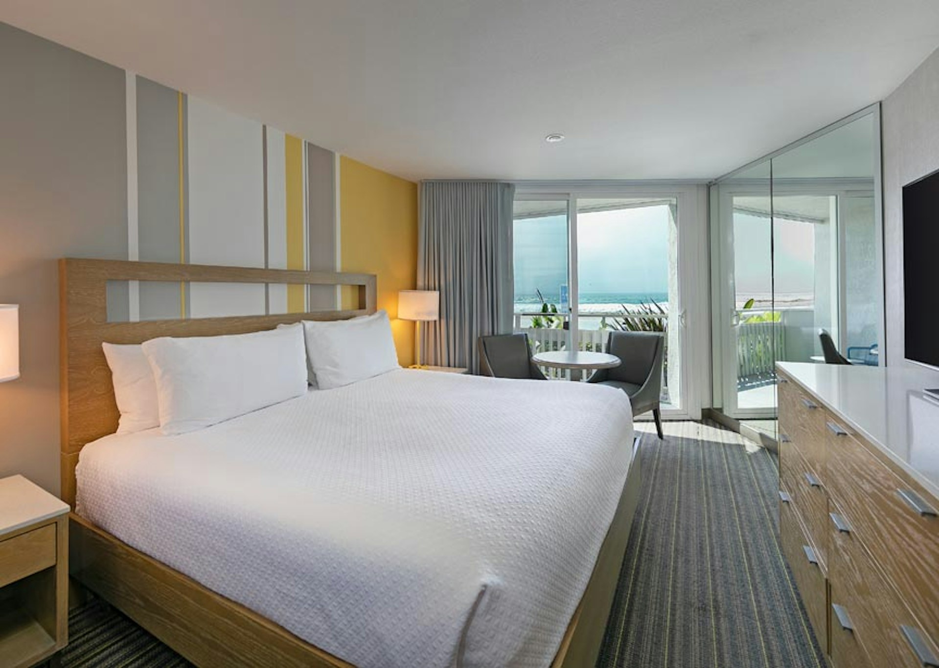 Room, King Bed, Ocean Front