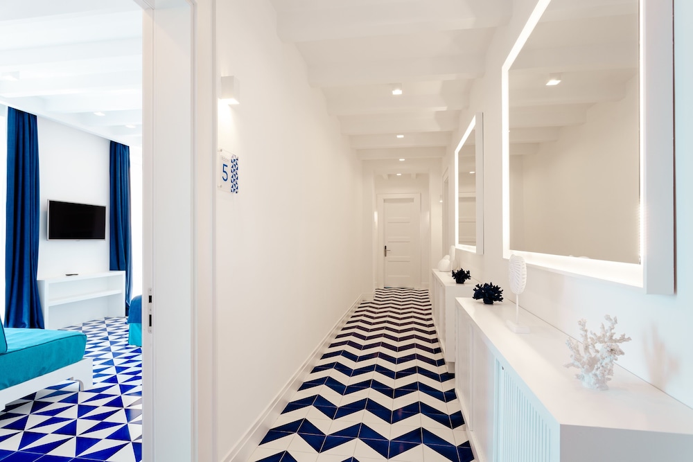 Maison Blu - Intimate Guest House 23/27