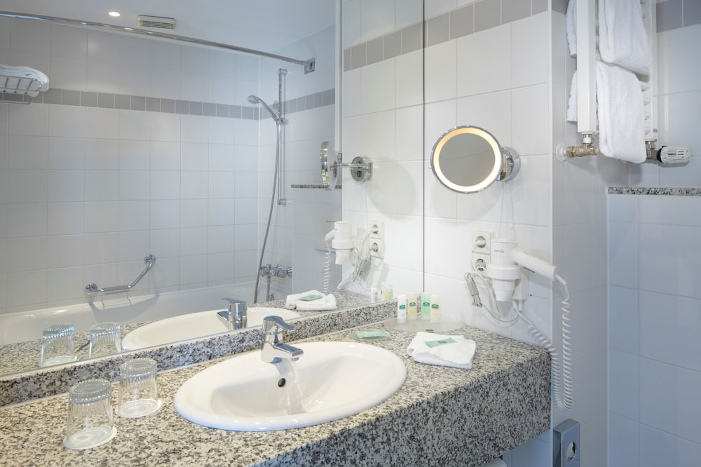 Courtyard By Marriott Hannover Maschsee 9/45