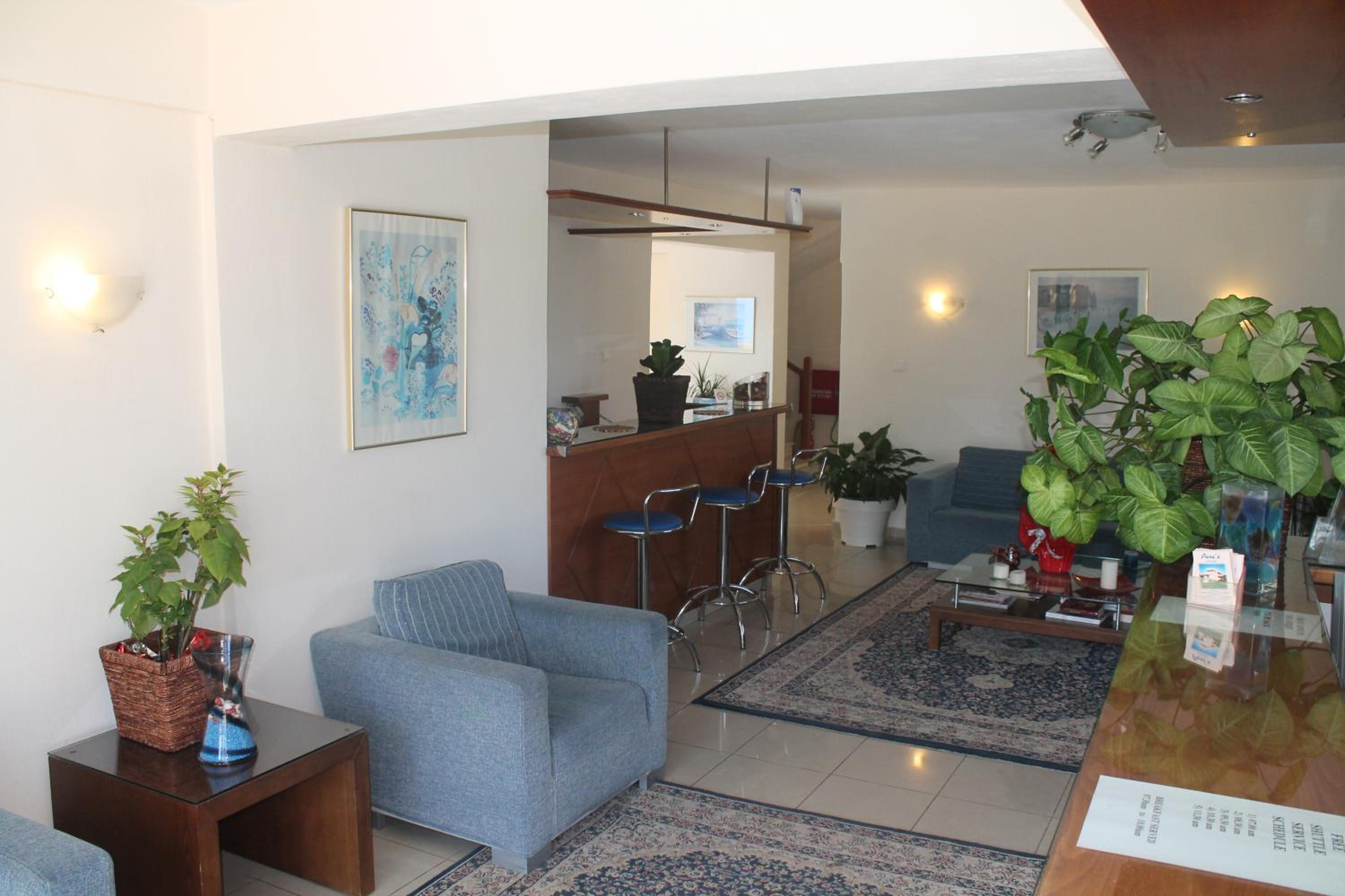 Peri's Hotel 10/19