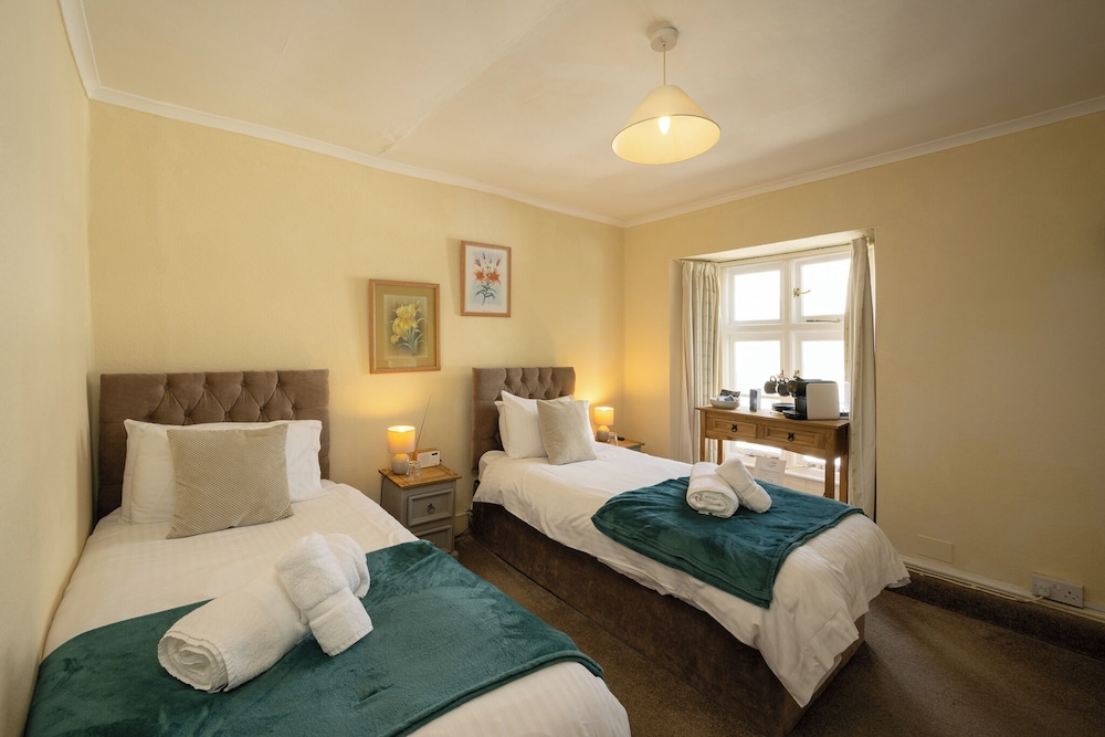 The Crown Hotel 15/50