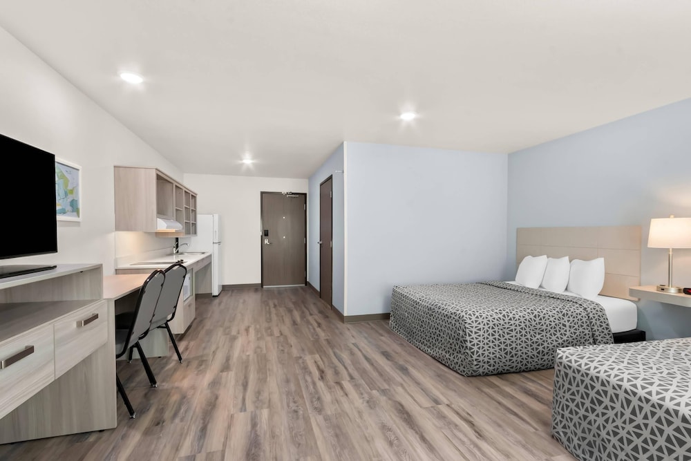 WoodSpring Suites Chandler Phoenix Medical Center 14/31