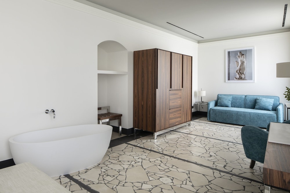Grand Hotel Angiolieri 62/95