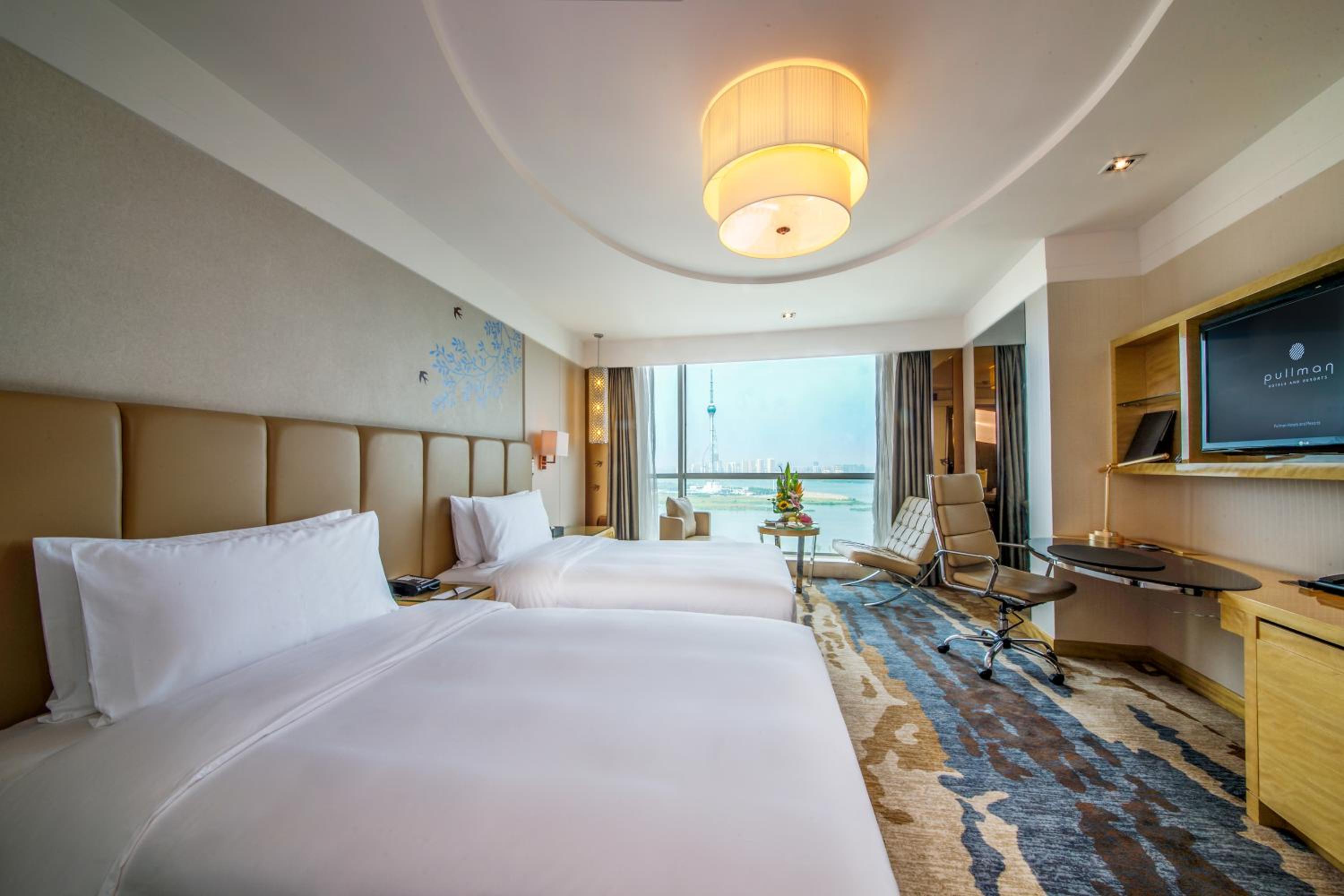 Superior, Twin Beds, Riverside