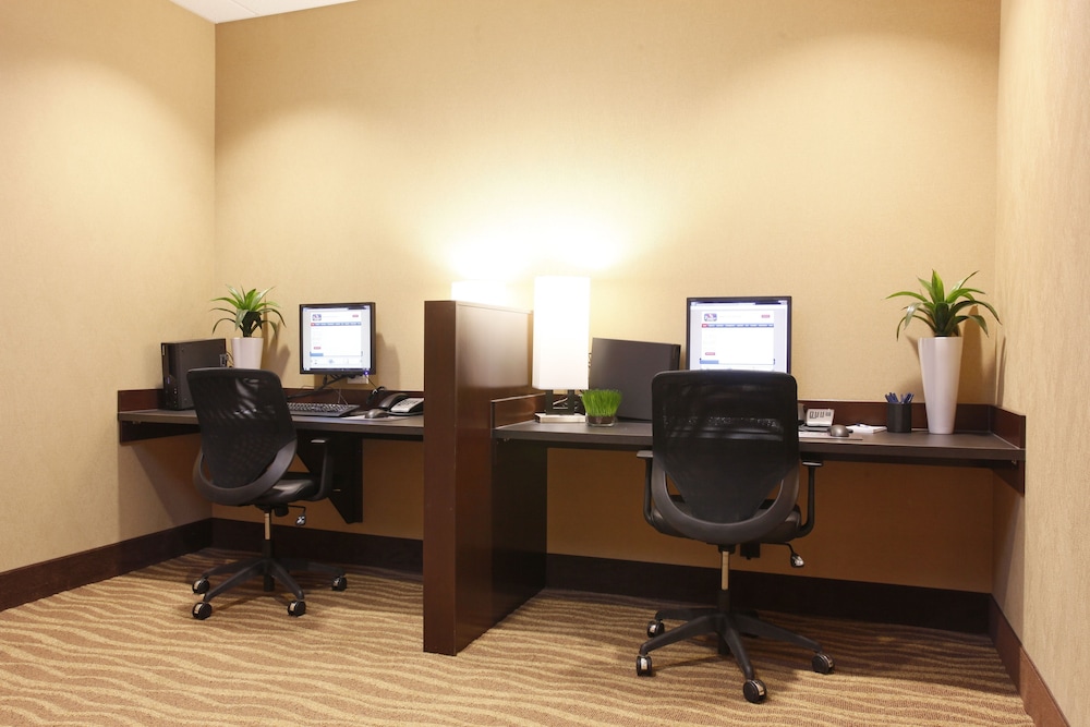 Pomeroy Inn & Suites Vegreville 31/34